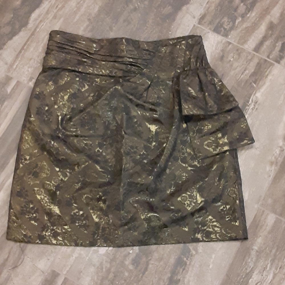 Twenty One Women’s Size Small Skirt – New Without Tags (NWOT)